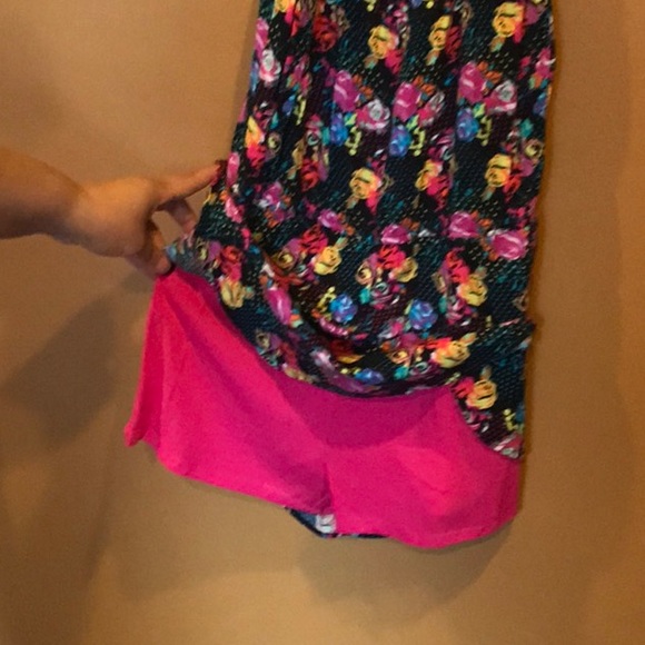 Girls colorful romper like new - Picture 3 of 4